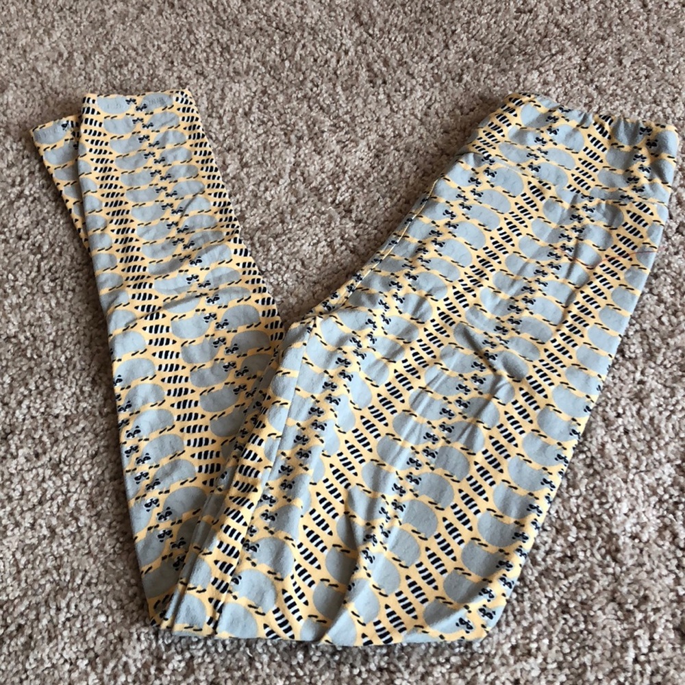 Lularoe OS raccoon leggings